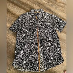 RUGBY UNIVERSITY Men's Skull & Bones Halloween Button Down Shirt